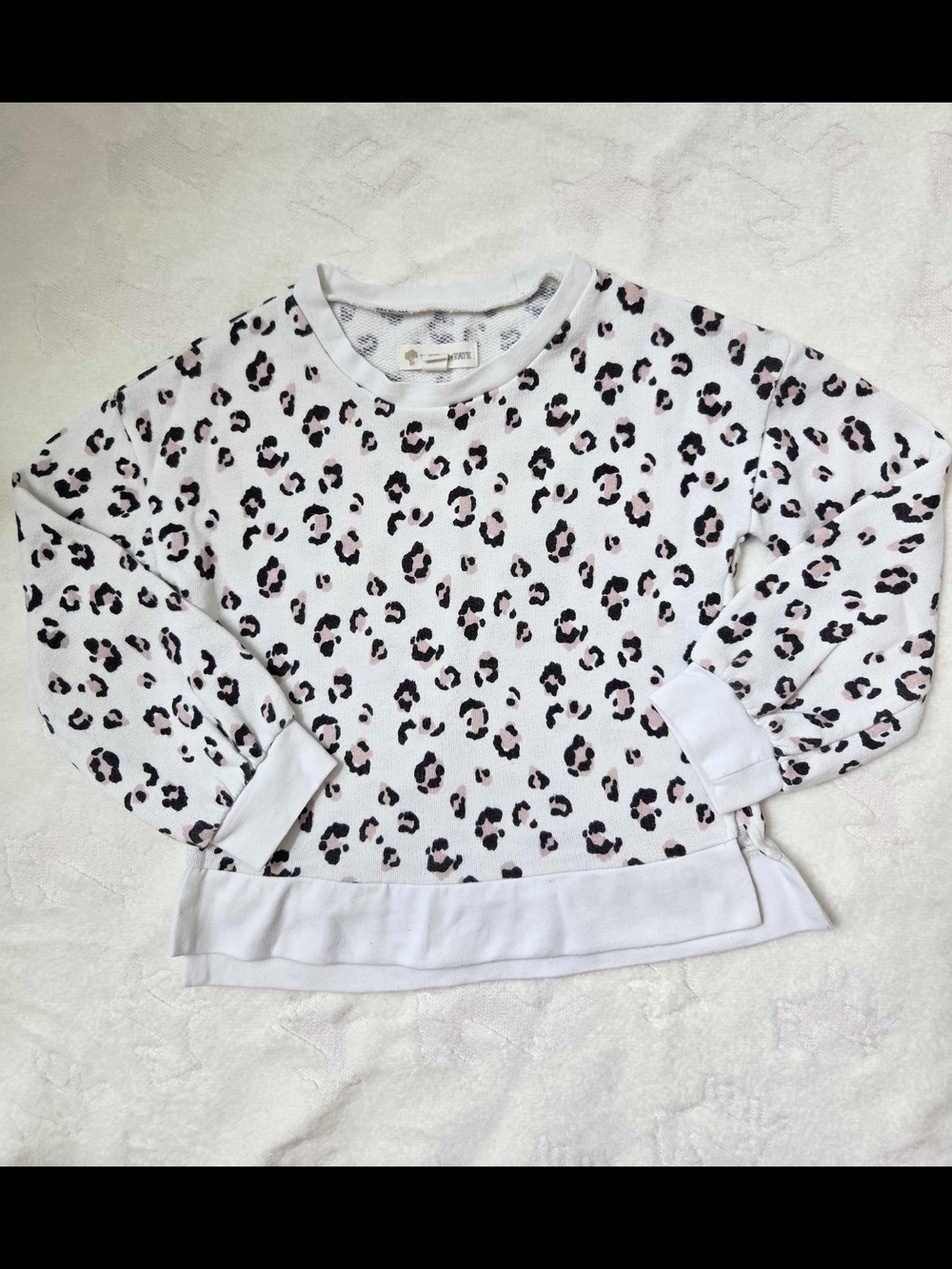 Girls' White & Pink Leopard Print Sweatshirt - Kids Tops